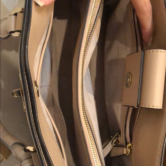 Michael Kors purse - Picture 3 of 3